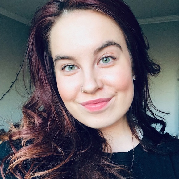 Meet your Posher, Hannah - Picture 1 of 1